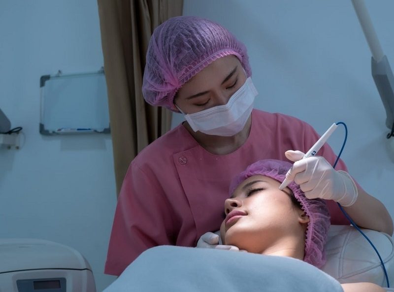 Tratamiento de dermoabrasión facial