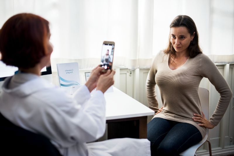 Consulta médica sobre pezones invertidos